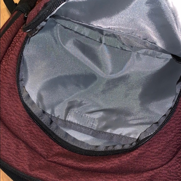 NWT The North Face Pivoter Backpack, Red - Picture 11 of 12